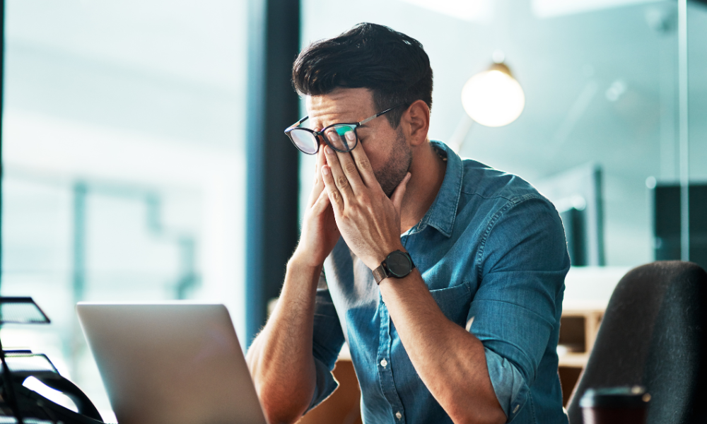 ‘Technostress’ leva funcionários a deixarem empregos, segundo novo relatório