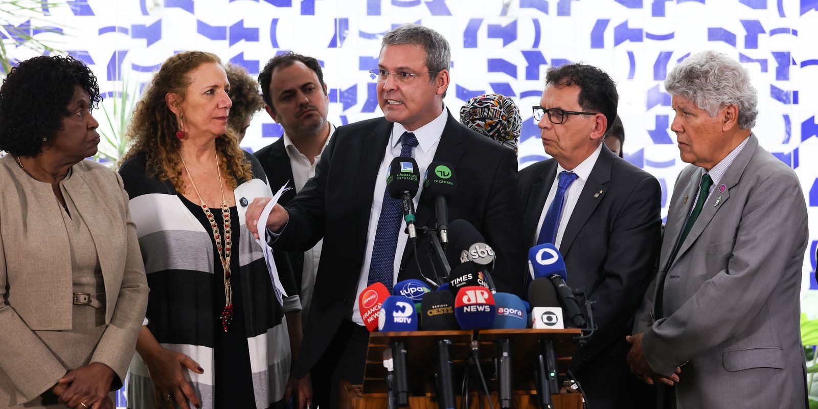 Operação policial no Rio tem críticas e defesas de deputados federais