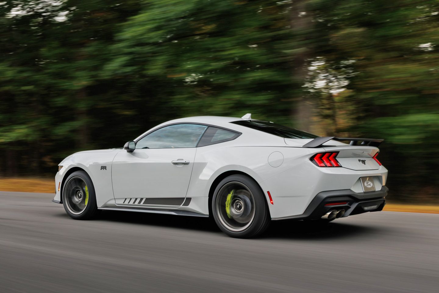 Ford revela Mustang RTR de fábrica