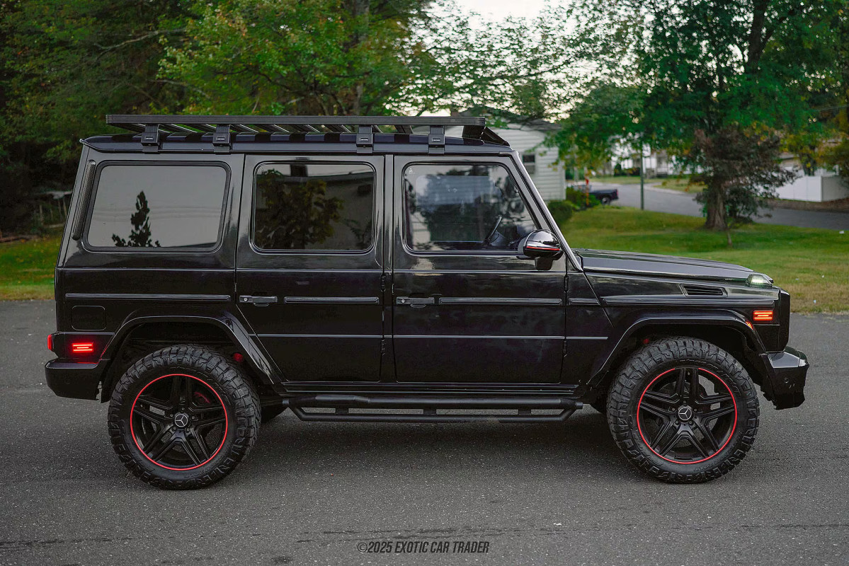Dilema de US$ 35 mil: você compraria um Mercedes G-Wagen de 278 mil milhas ou um novo Toyota Camry?