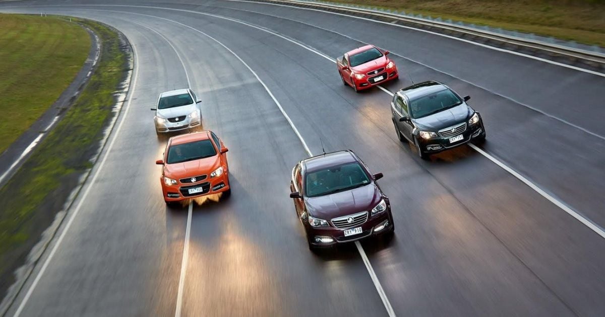 A guerra de propostas pelo antigo campo de provas de Holden pode se tornar política