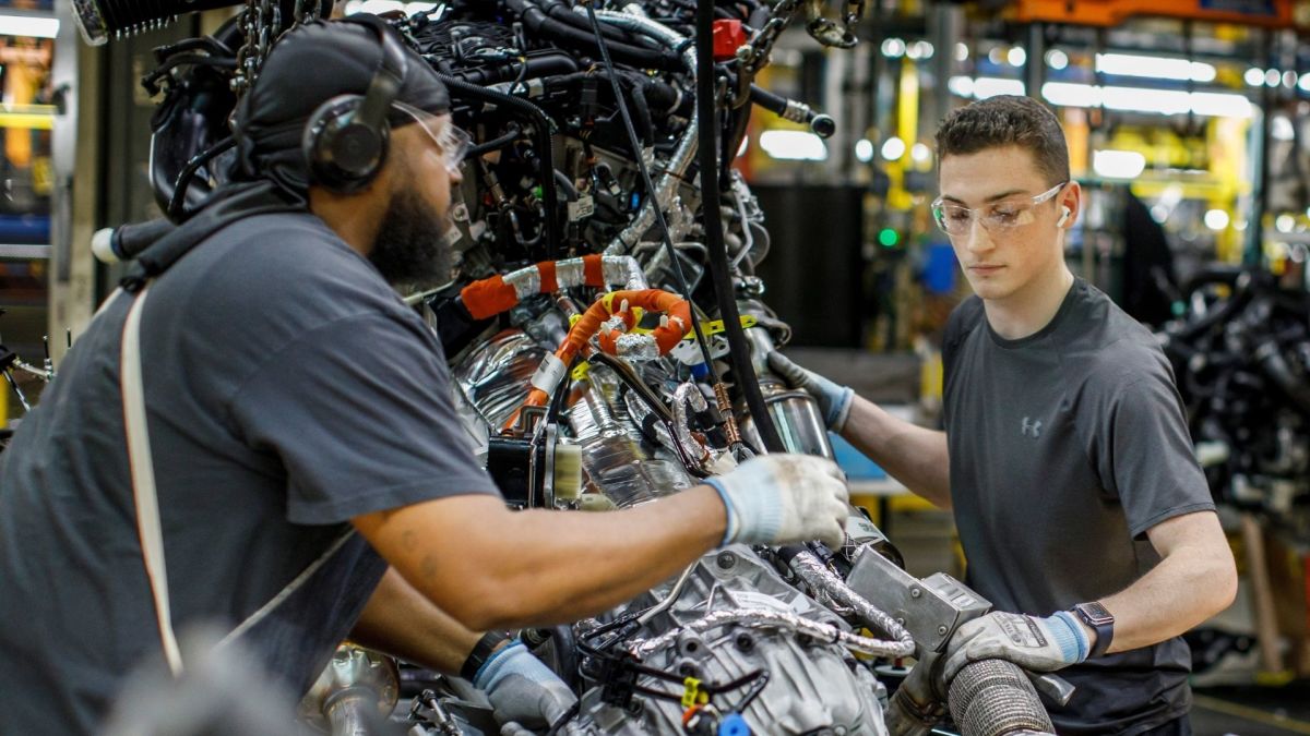 Ford adiciona mais de 1.000 empregos para aumentar a produção do F-150 após revés no fornecimento