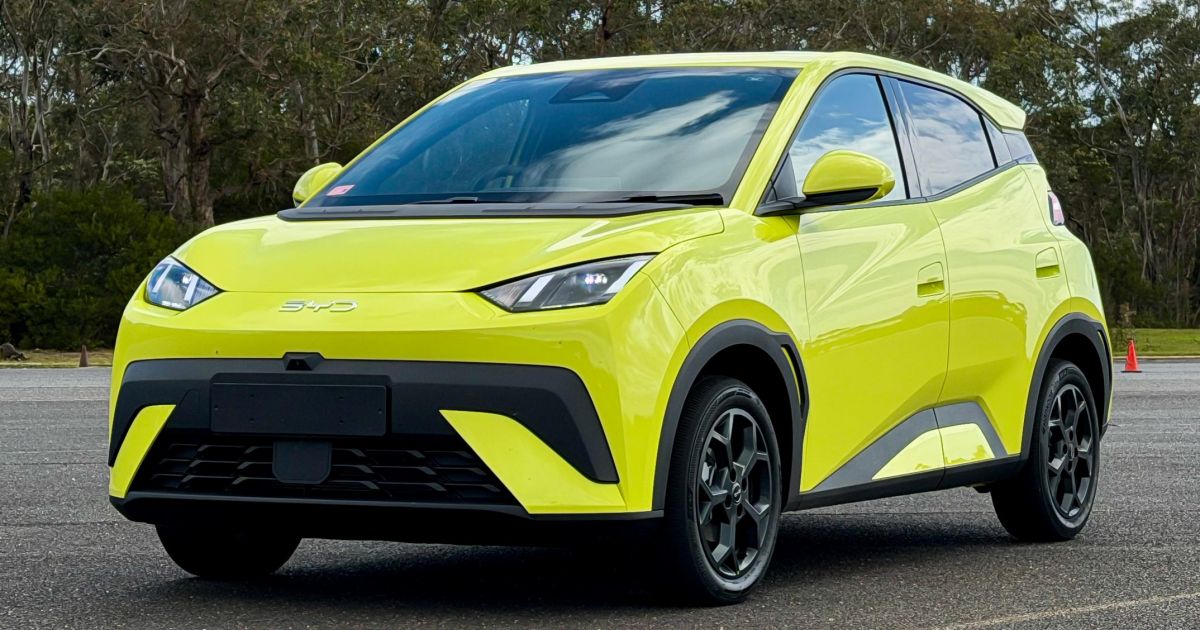 Revisão do BYD Atto 1 de 2026: movimentação rápida