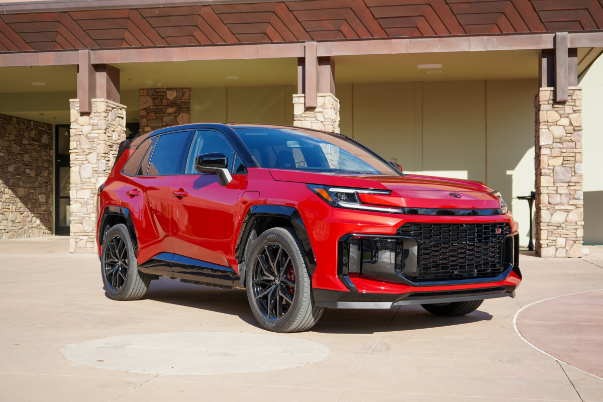 Carregamento rápido do Toyota RAV4 PHEV limitado a dois acabamentos – aqui está o porquê