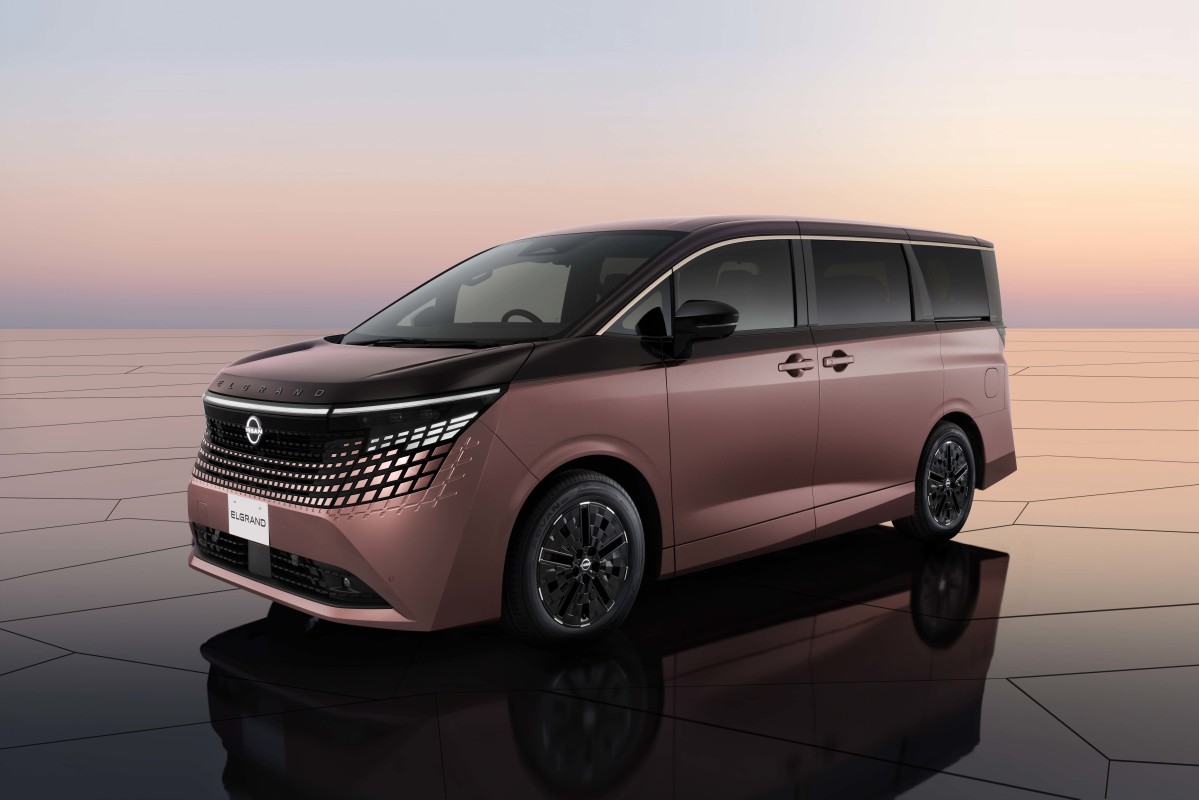 A nova minivan de luxo da Nissan faz uma odisséia parecer básica