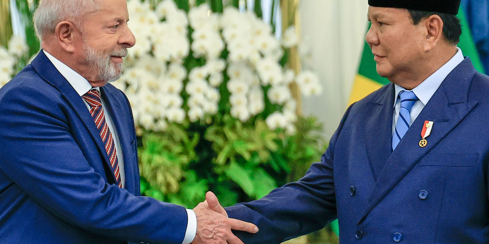 Brasil e Indonésia firmam acordos; Lula confirma candidatura em 2026