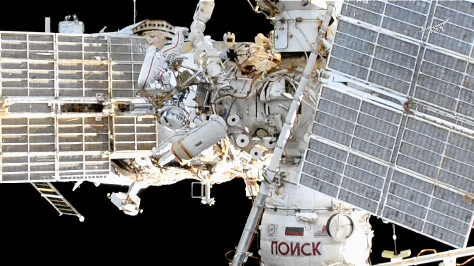 Cosmonautas russos instalam experimento de semicondutores e descartam velhas câmeras HDTV durante caminhada espacial fora da ISS