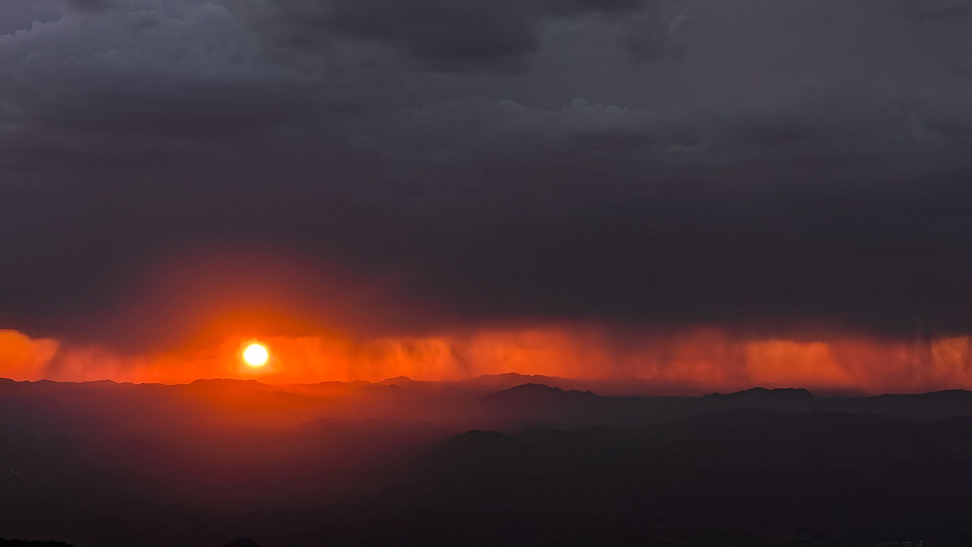 As cores do Halloween chegam à foto do dia do Observatório Kitt Peak em 31 de outubro de 2025