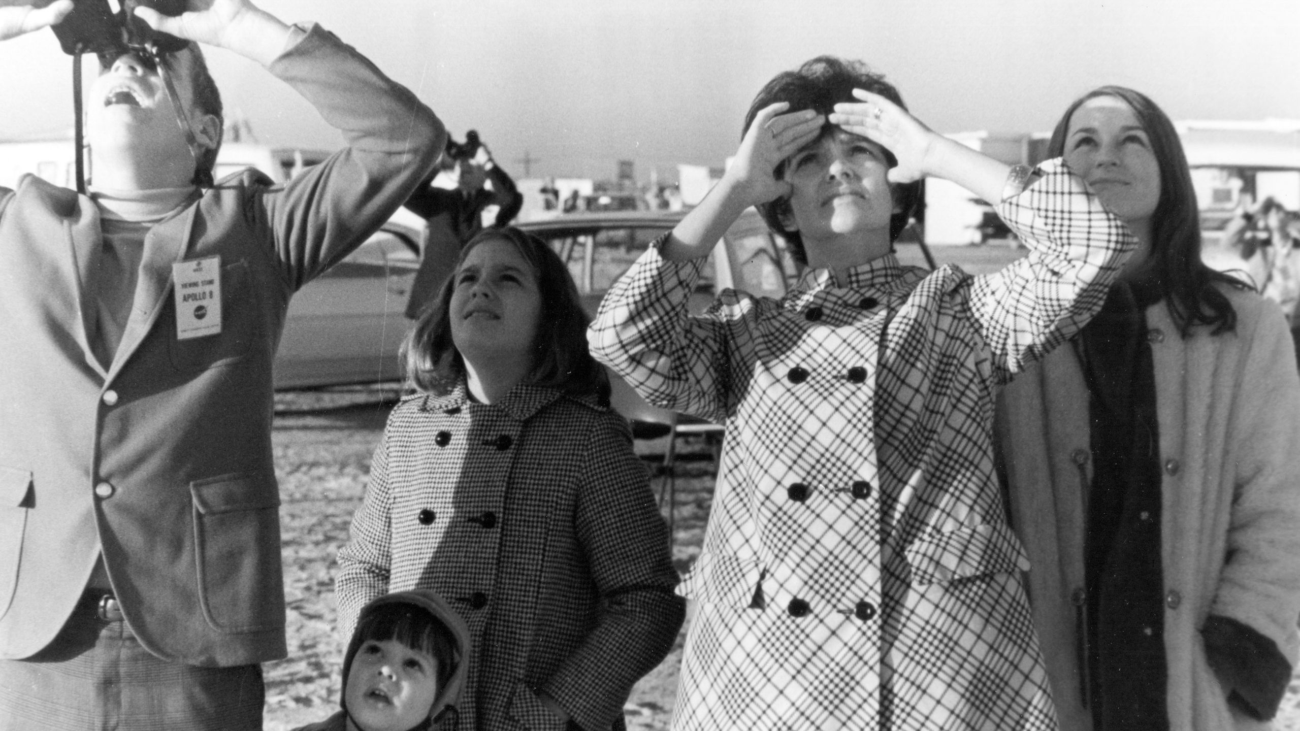 Viver no espaço não é um desafio apenas para os astronautas. Suas famílias também sentem isso