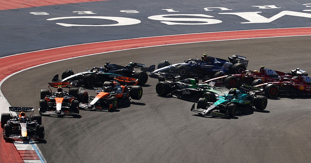 Verstappen vence o US Sprint com ambas as McLarens caindo na primeira volta
