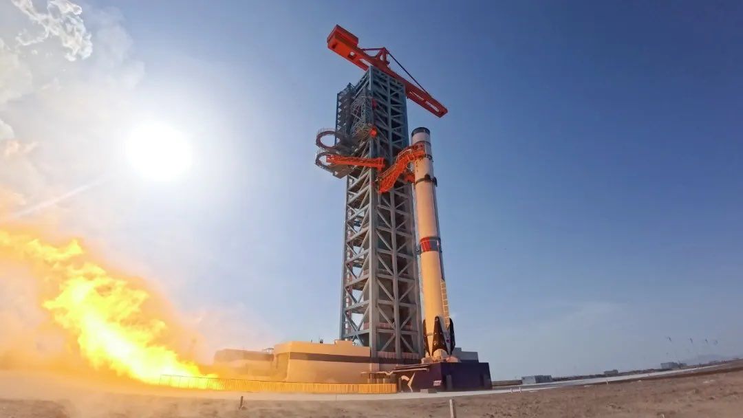 O primeiro teste de foguete reutilizável da China dispara motores antes do voo de estreia (vídeo)