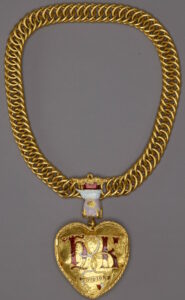 Museu Britânico apela para aquisição de ouro Tudor Heart – The History Blog