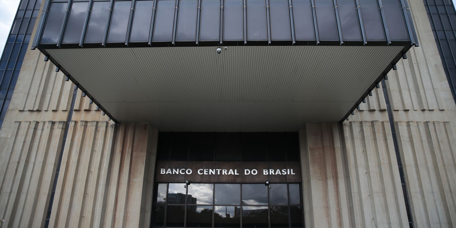 Mercado financeiro reduz para 4,72% previsão de inflação em 2025