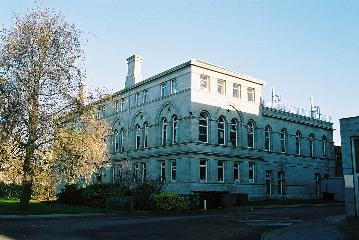 1885 – Edifício de Química, Trinity College Dublin – Arquitetura da cidade de Dublin