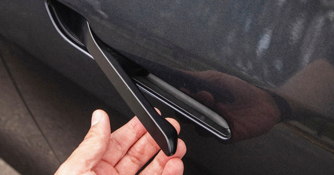 Novas regras podem forçar a Tesla a redesenhar as maçanetas das portas. Isso é mais difícil do que parece