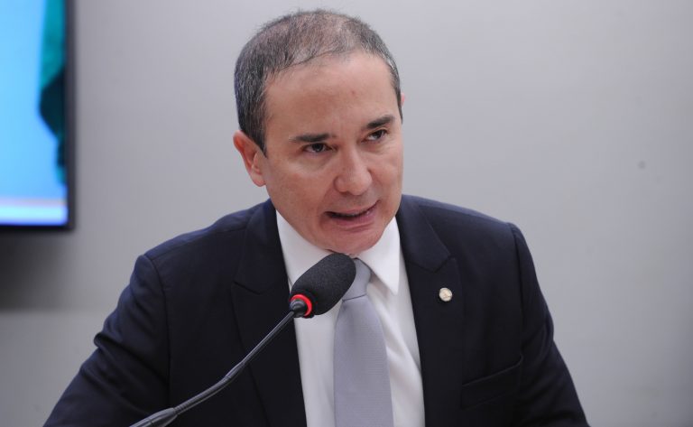 Comissão aprova proposta que inclui softwares de código aberto entre preferências do setor público – Notícias