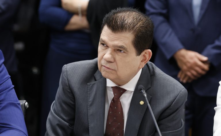 Comissão de Finanças aprova relatório que prevê redução gradual de benefícios tributários – Notícias