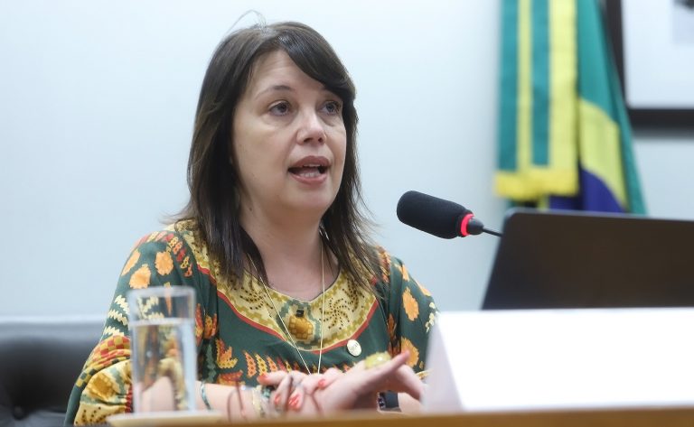 Especialistas defendem fim de perfis para crianças e adolescentes em plataformas digitais – Notícias