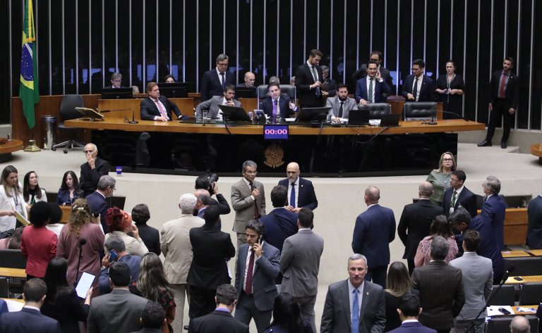 Câmara aprova medidas de proteção à primeira infância no ambiente digital – Notícias
