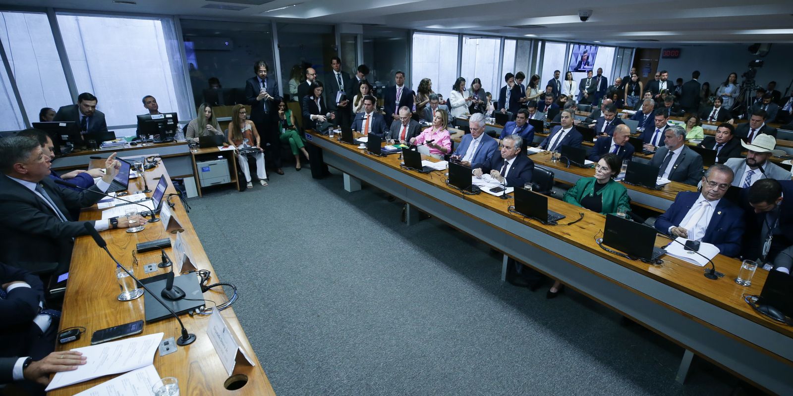 Deputado pede prisão de ex-presidente de entidade por silêncio em CPMI