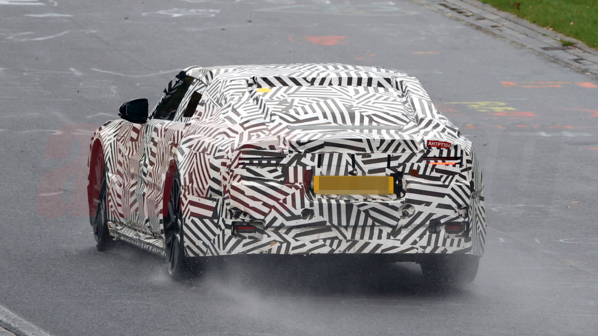O EV polarizador da Jaguar parece um peixe fora d’água em Nürburgring