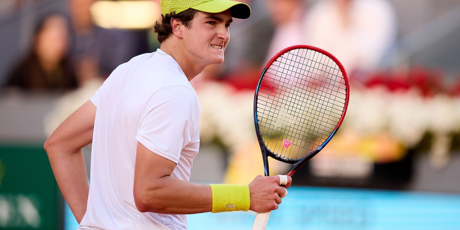 João Fonseca vai à 1ª semi de ATP 500 após abandono de rival no 3º set
