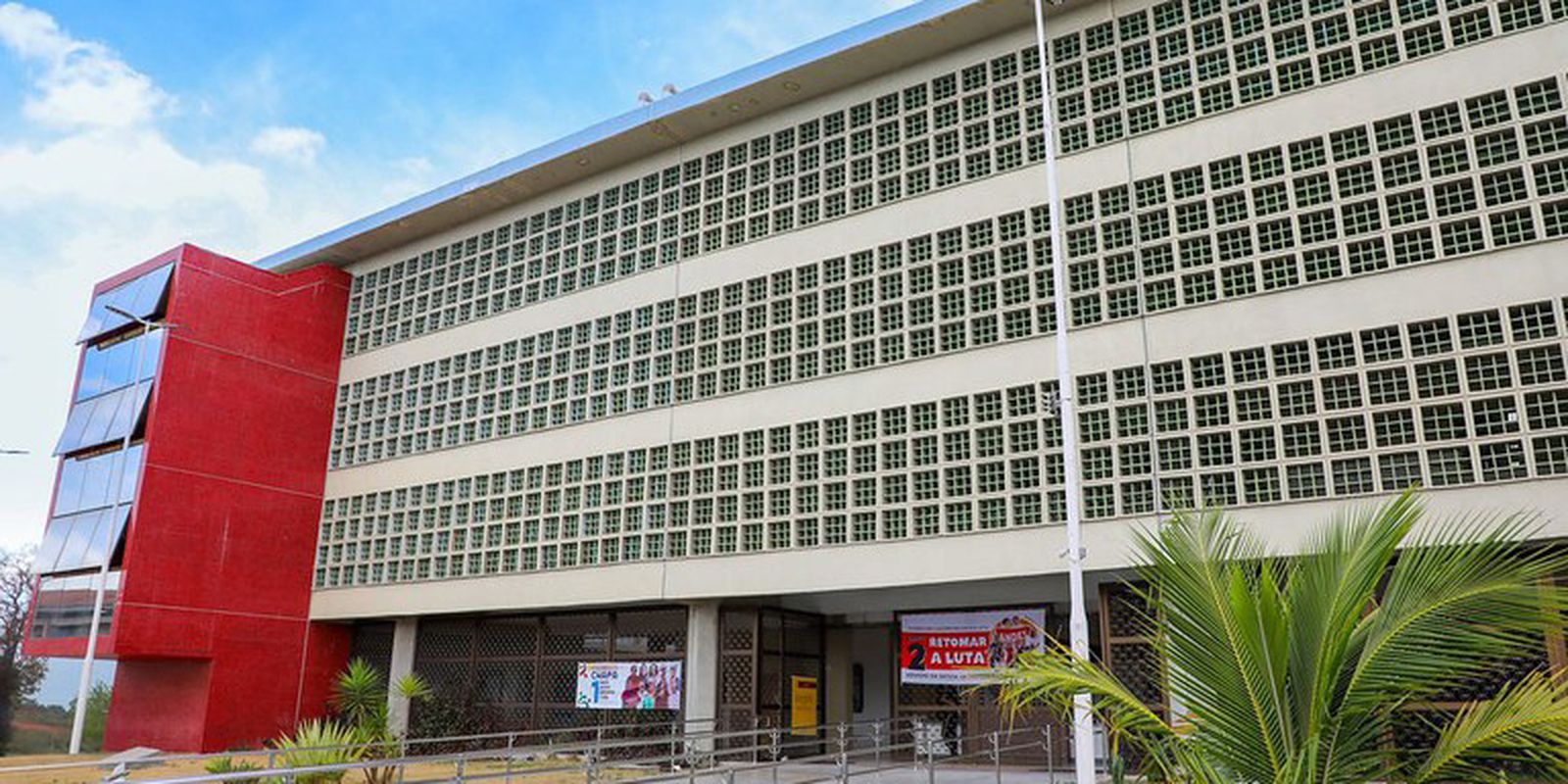 Justiça libera curso de medicina para assentados e quilombolas em PE