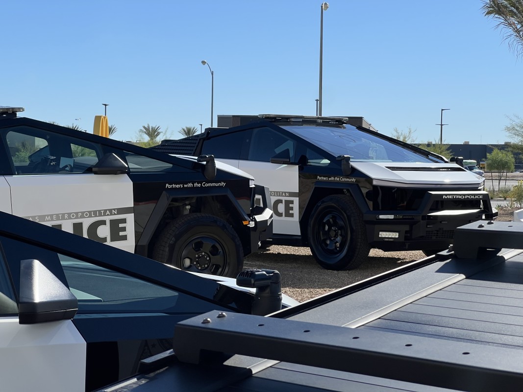 Polícia de Las Vegas inaugura a primeira frota de patrulha Tesla Cybertruck do mundo