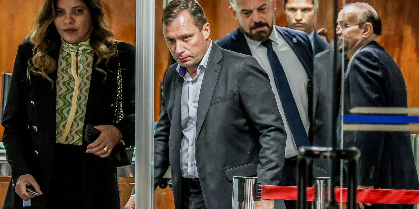 Trama golpista: Defesa de Mauro Cid pede ao STF extinção da pena