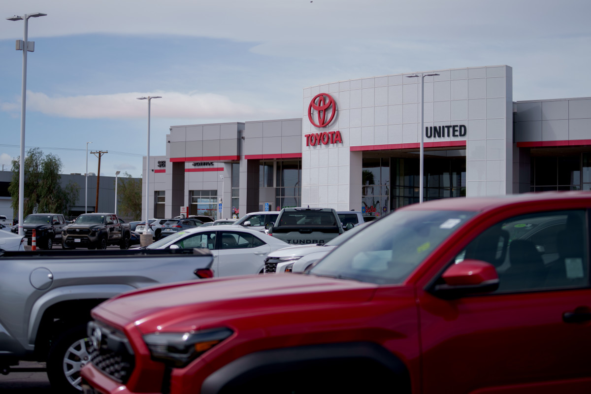 Por que pode ser uma boa ideia esperar para comprar um carro novo