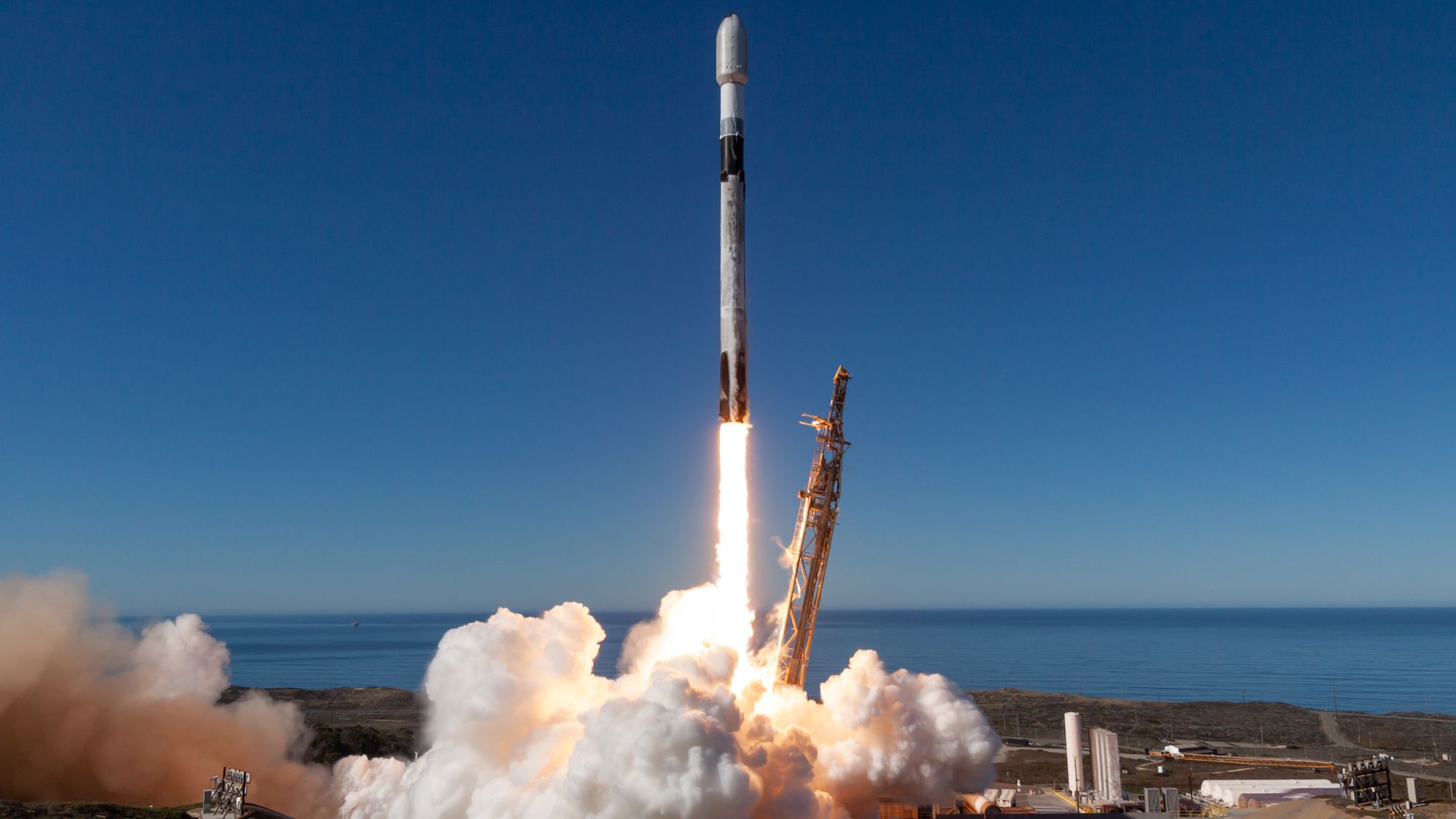 Veja hoje a SpaceX lançar sua 133ª missão Falcon 9 do ano, quebrando o recorde