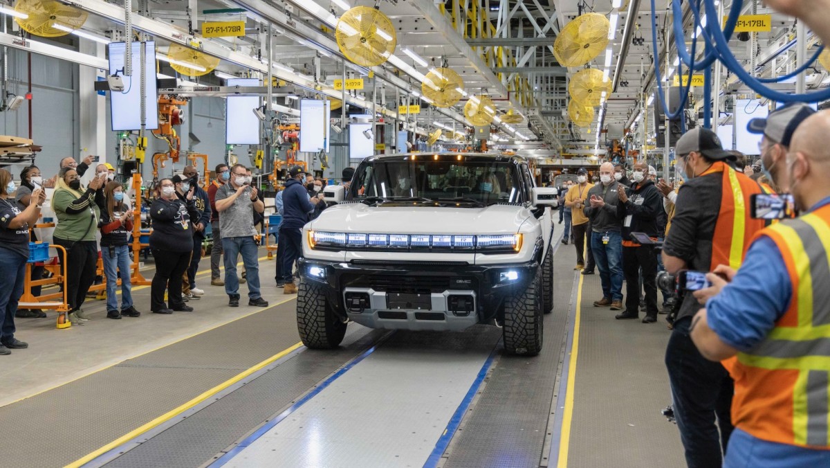 General Motors obtém impacto de US$ 1,6 bilhão com mudança de estratégia de veículos elétricos