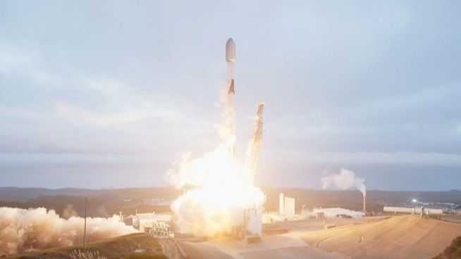 A SpaceX lança satélites Starlink na 125ª Missão Falcon 9 do Ano
