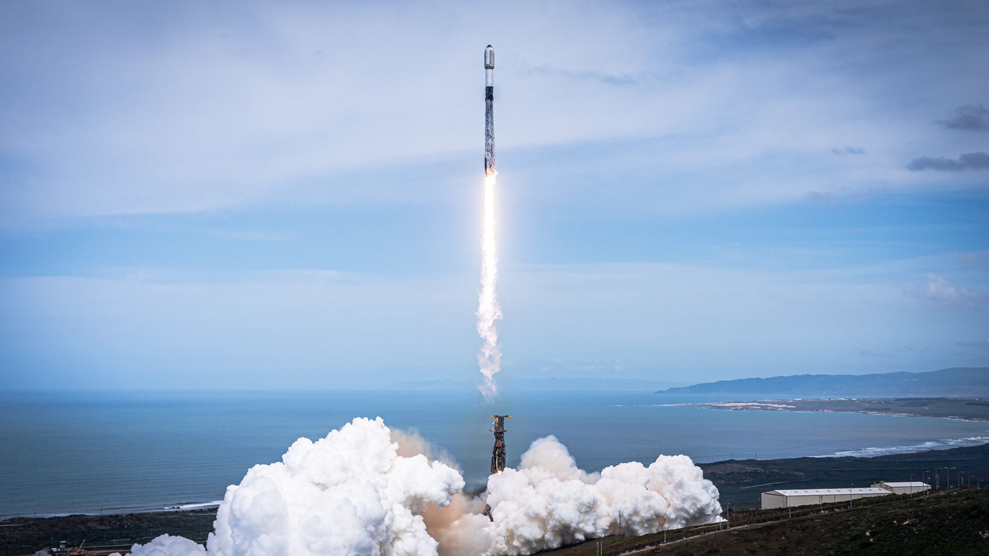 Veja a SpaceX lançar 28 satélites Starlink em órbita da Califórnia em 20 de outubro