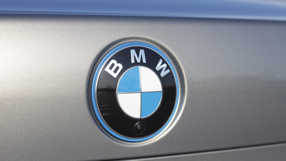 BMW intensifica esforços para tornar as baterias de estado sólido uma realidade