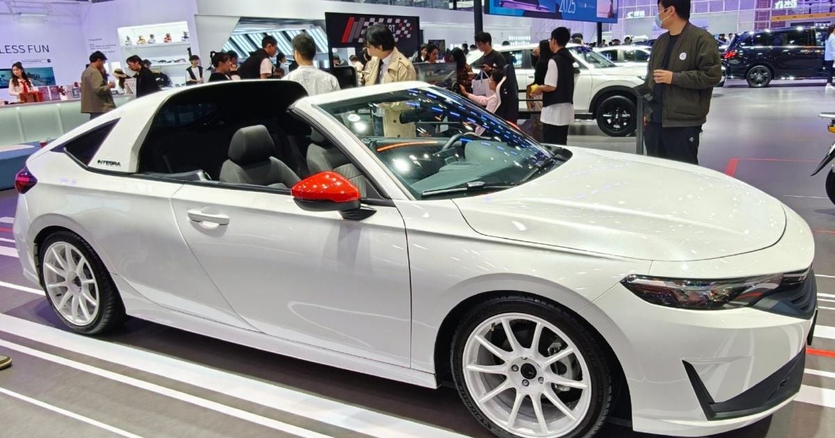 Honda Integra cupê renascido com transmissão manual e teto estilo CR-X
