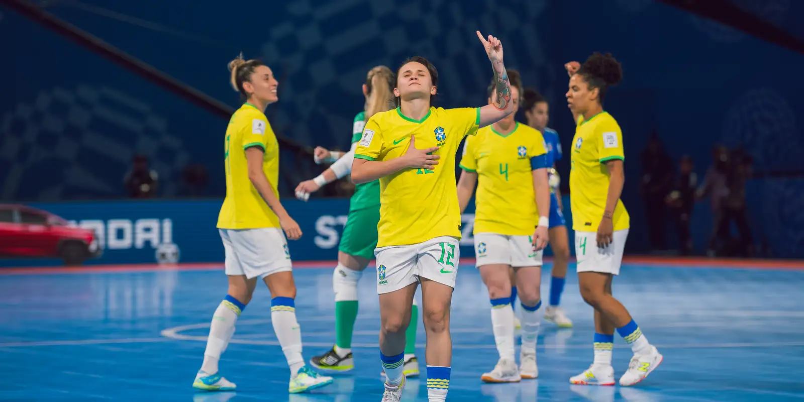 Brasil goleia Itália e está nas quartas da Copa do Mundo de futsal
