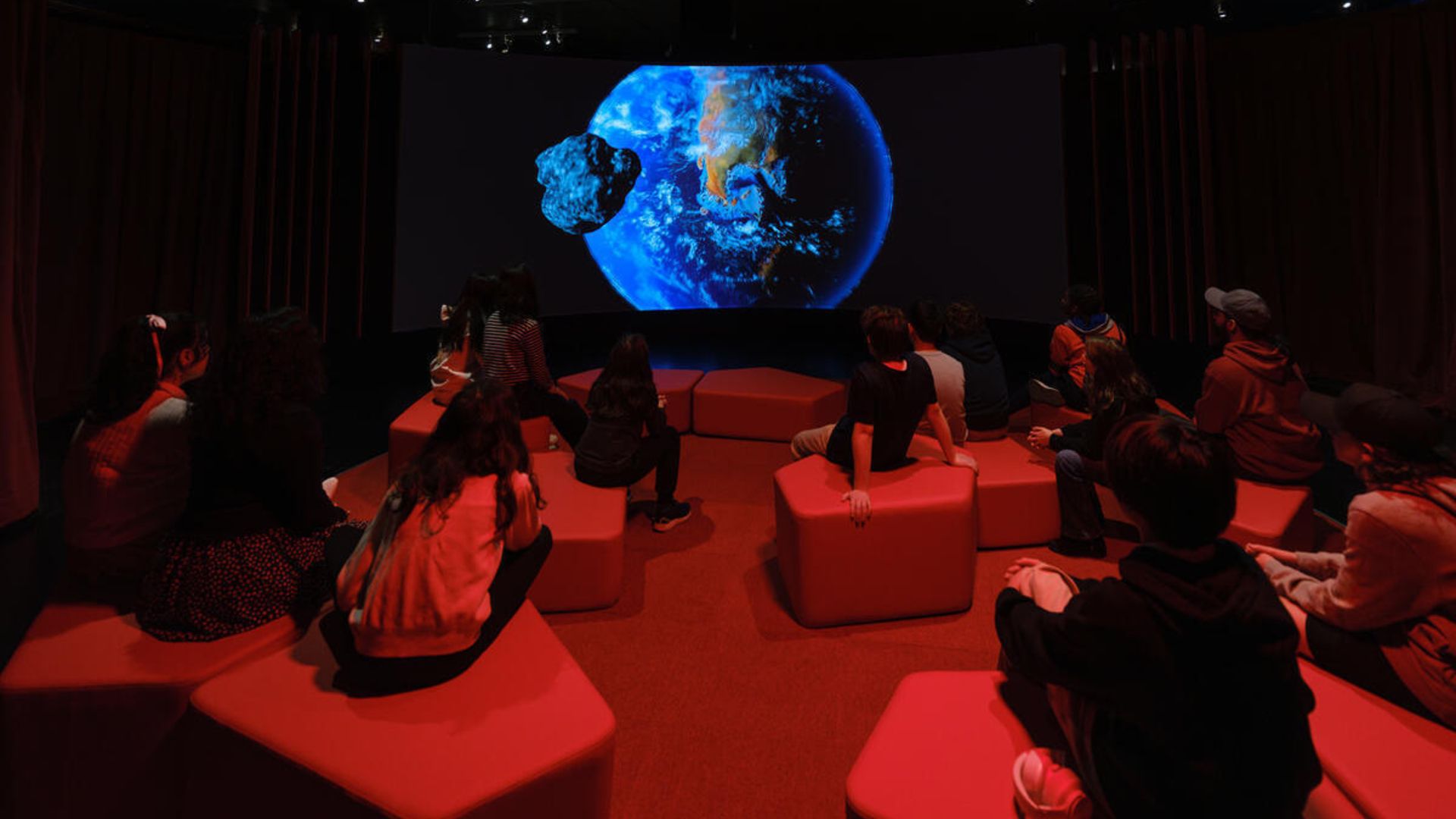 Caminhe pelo ataque de asteróide que matou os dinossauros com a nova exposição ‘Impact’ do Museu Americano de História Natural