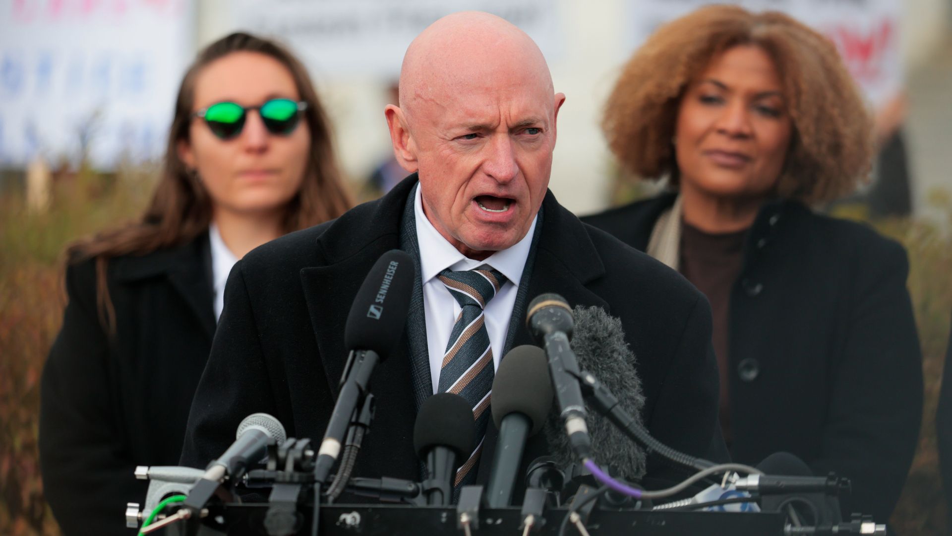 A administração Trump visa o ex-astronauta da NASA Mark Kelly por causa do vídeo de ‘ordens ilegais’