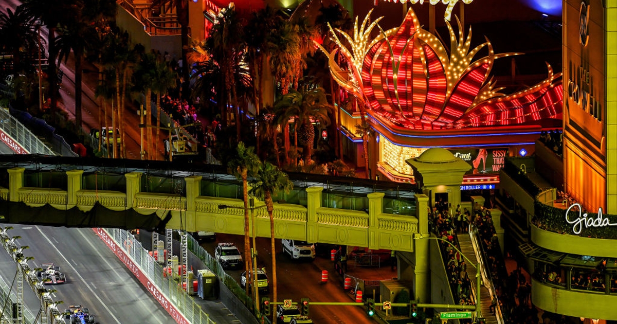 Rodando em Las Vegas com Andrew Shovlin da Mercedes