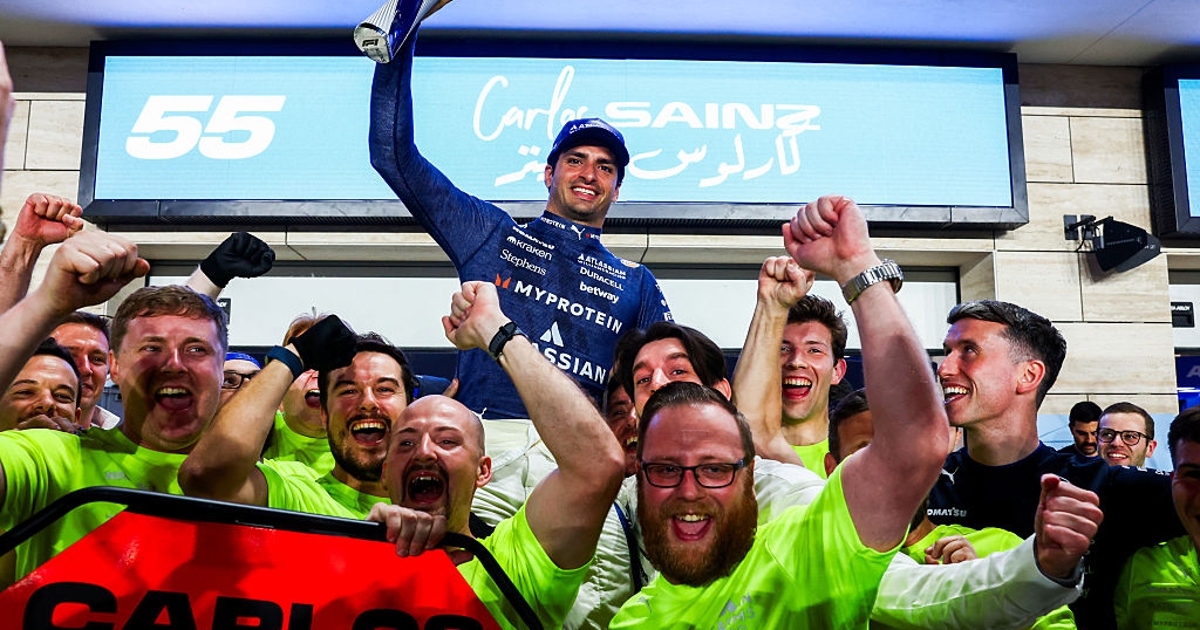 Sainz comemora dia de maior orgulho na Williams após pódio perfeitamente executado no Catar
