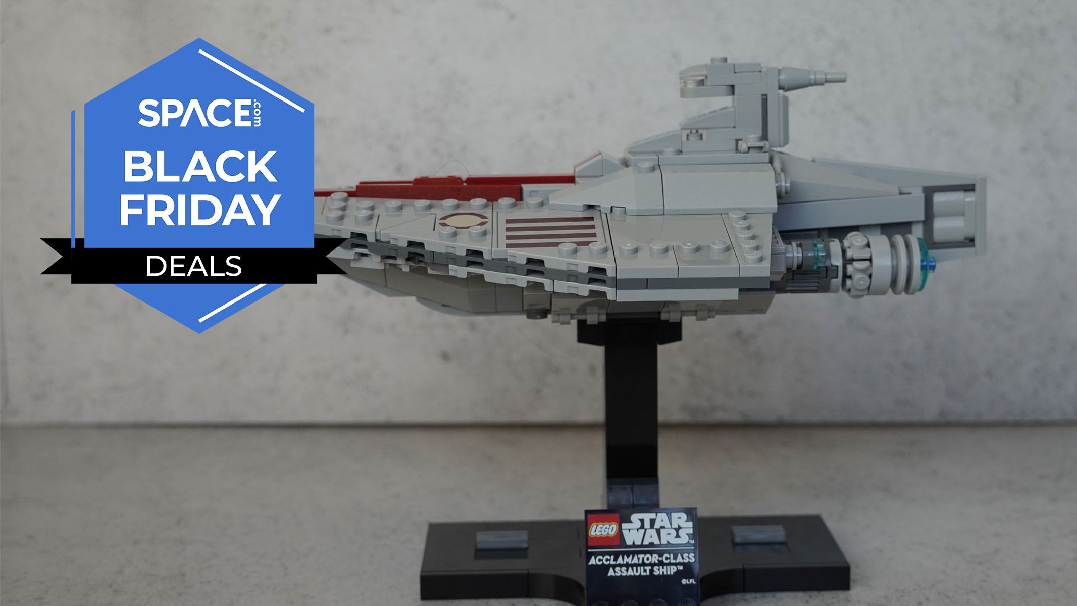 Quem precisa do UCS Venator? Por apenas US $ 40, achamos que este Lego Star Wars Acclamator é a segunda melhor opção.