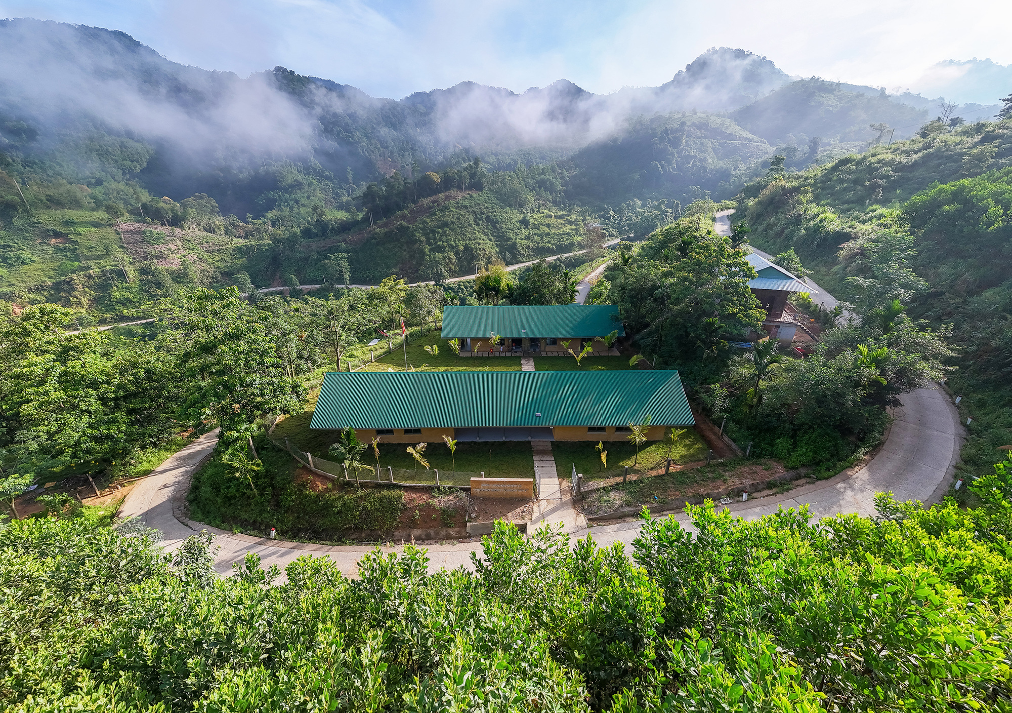 Escola Nuoc Ui / VTN Architects