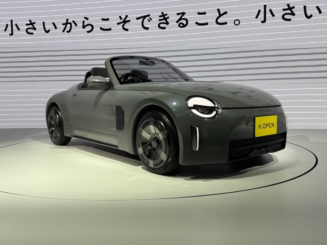 O minúsculo novo roadster da Toyota é menor que um Miata, mas parece igualmente divertido