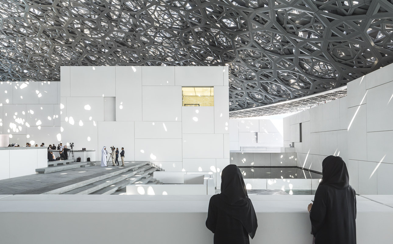 Louvres ao redor do mundo: a exportação de museus e arquitetura como marca global
