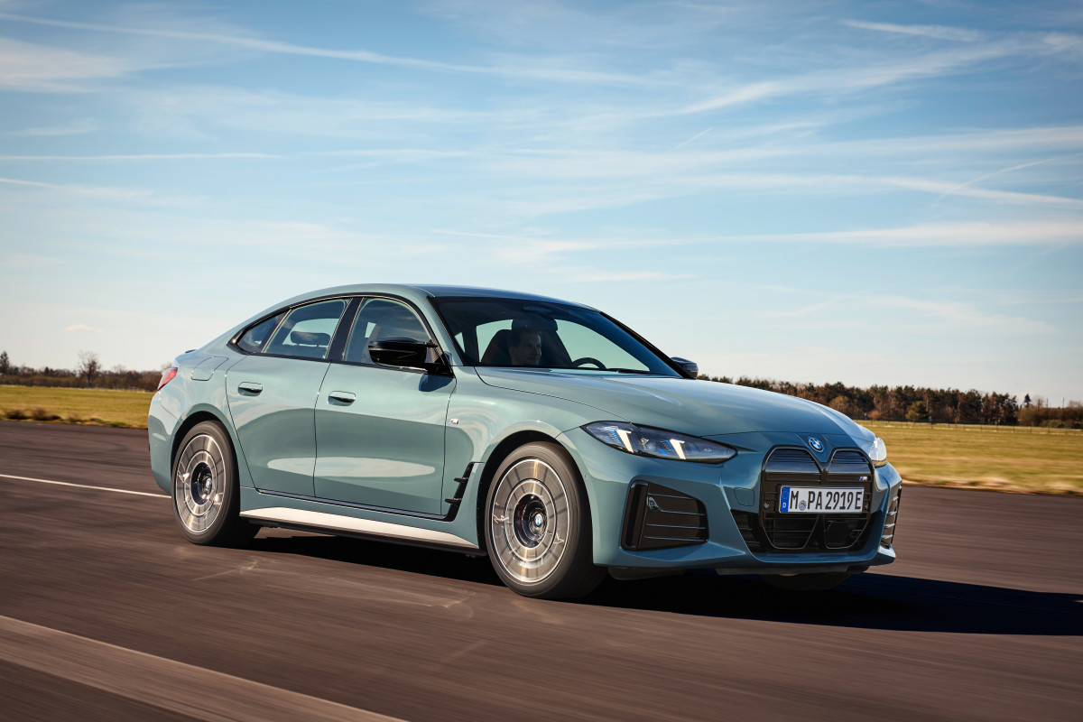 2026 BMW i4 leva a luta contra Tesla e Audi com mais alcance e potência