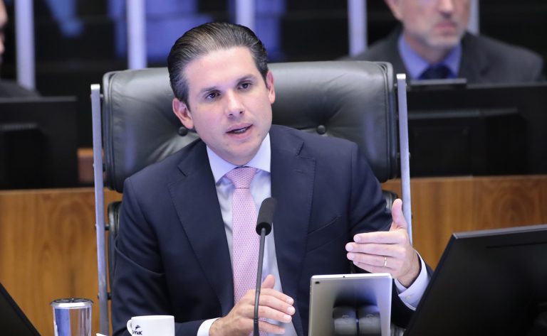 Presidente da Câmara celebra aprovação de isenção do Imposto de Renda no Senado – Notícias