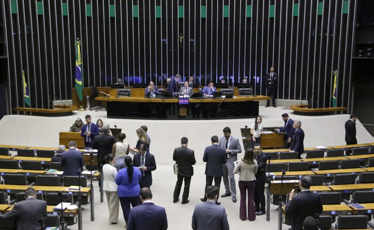 Aprovado texto-base de projeto que regulamenta tributo para serviços de streaming – Notícias
