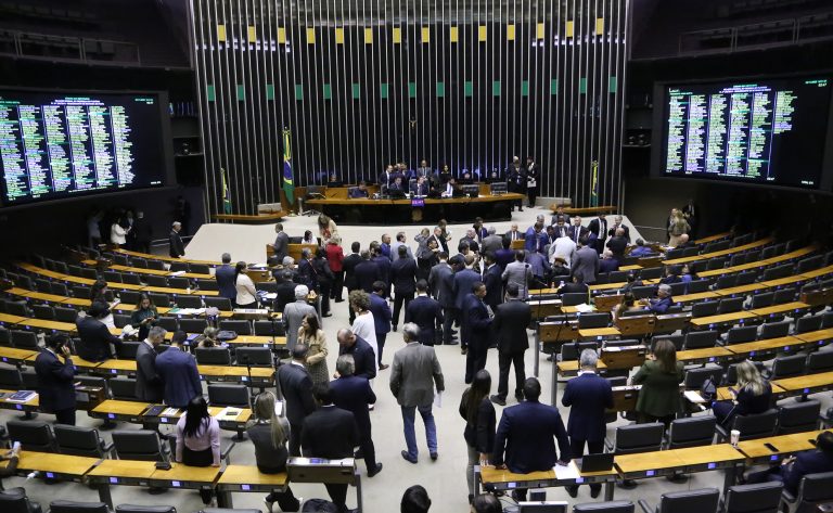 Prisão de Bolsonaro repercute nos discursos de deputados no Plenário da Câmara – Notícias