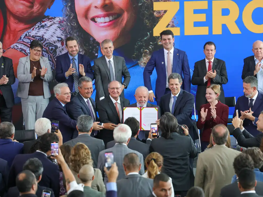 Ampliação da isenção de Imposto de Renda vira lei, e autoridades destacam justiça tributária – Notícias